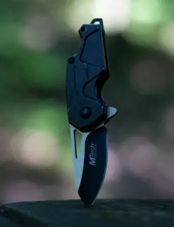 Currahee armory mini banners knives and tools